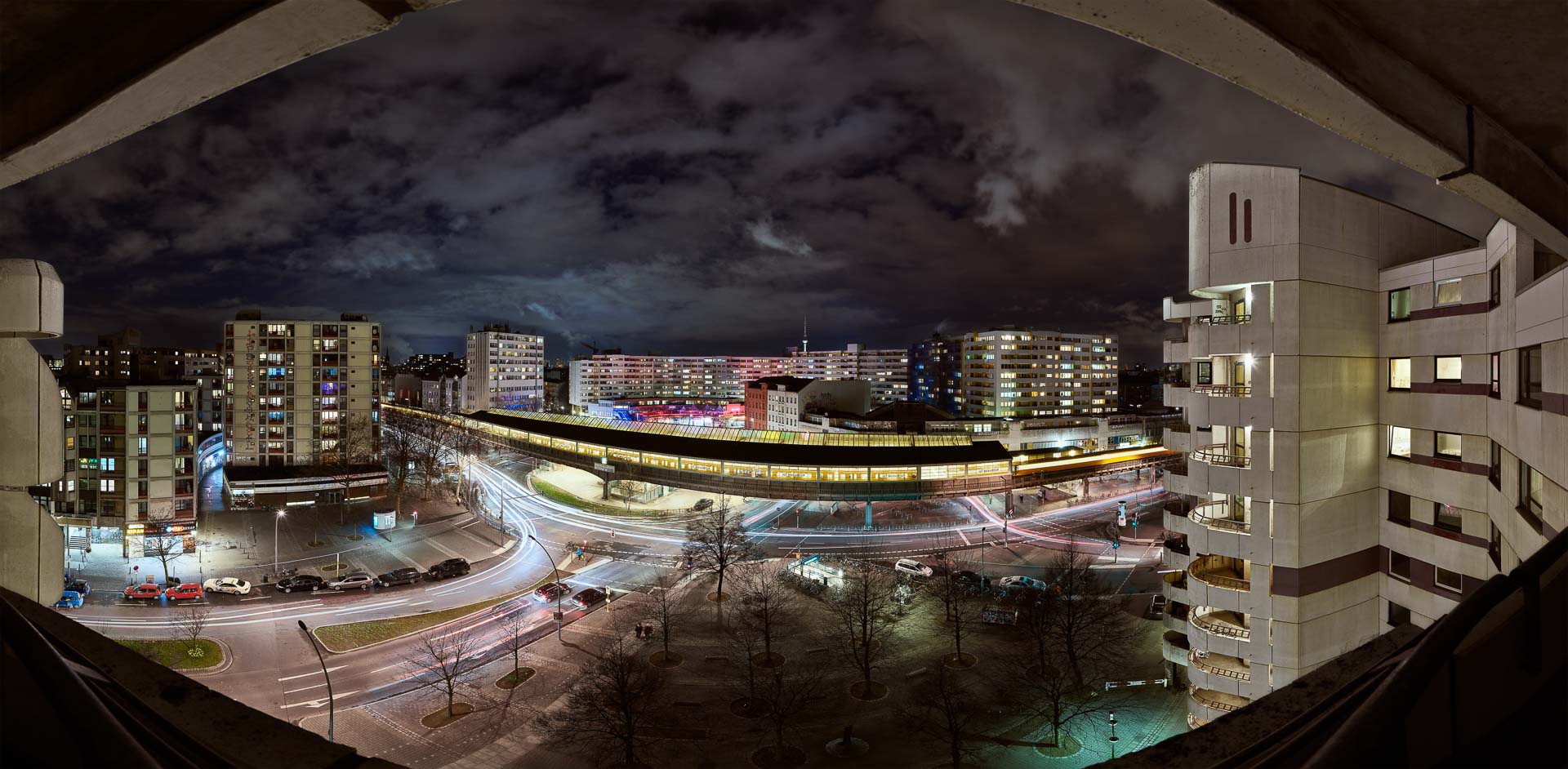 Kotti Kottbusser Tor Berlin bei Nacht – 360° Foto