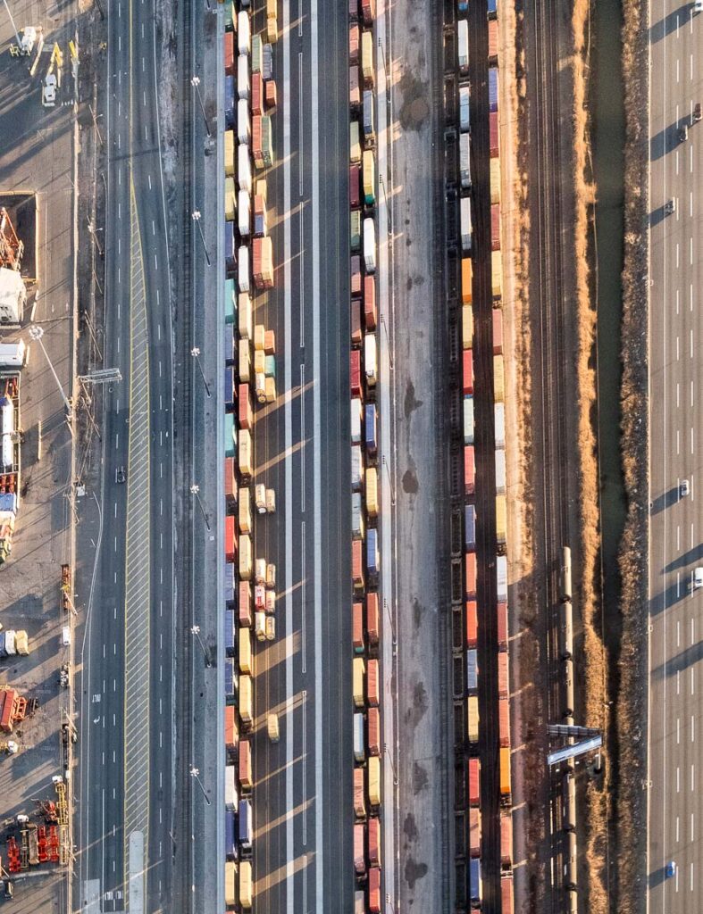 Güterbahnhof aus der Luft – Industriefoto